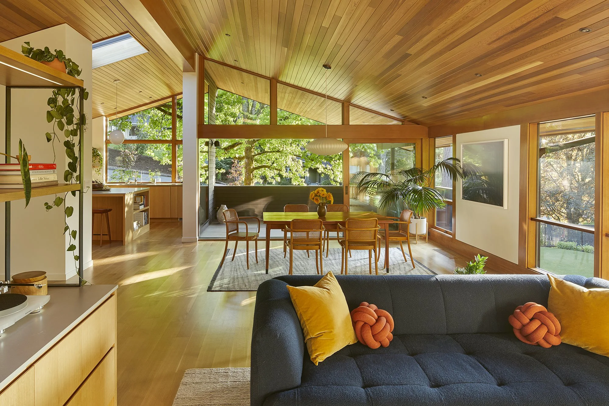 Senior Residence Design/中古本!!② Fernwood Residence, Mid-Century Modern Renovation Portland, Hood